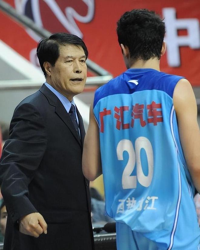 乐动体育-球队技术团队换帅，新战术展现卓越，带来新气象