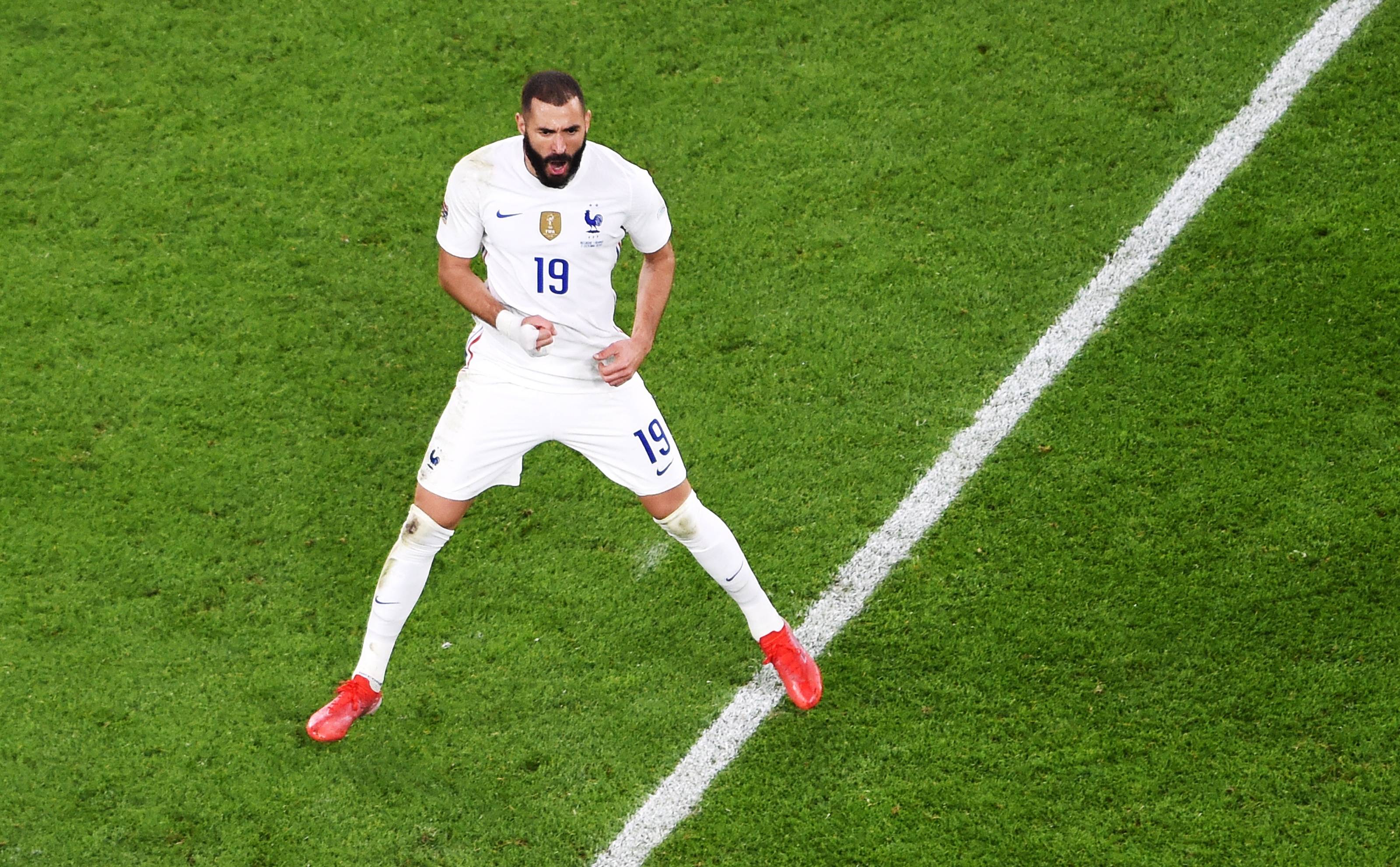 汉诺威无缘欧国联决赛，泽布鲁克晋级半决赛的简单介绍