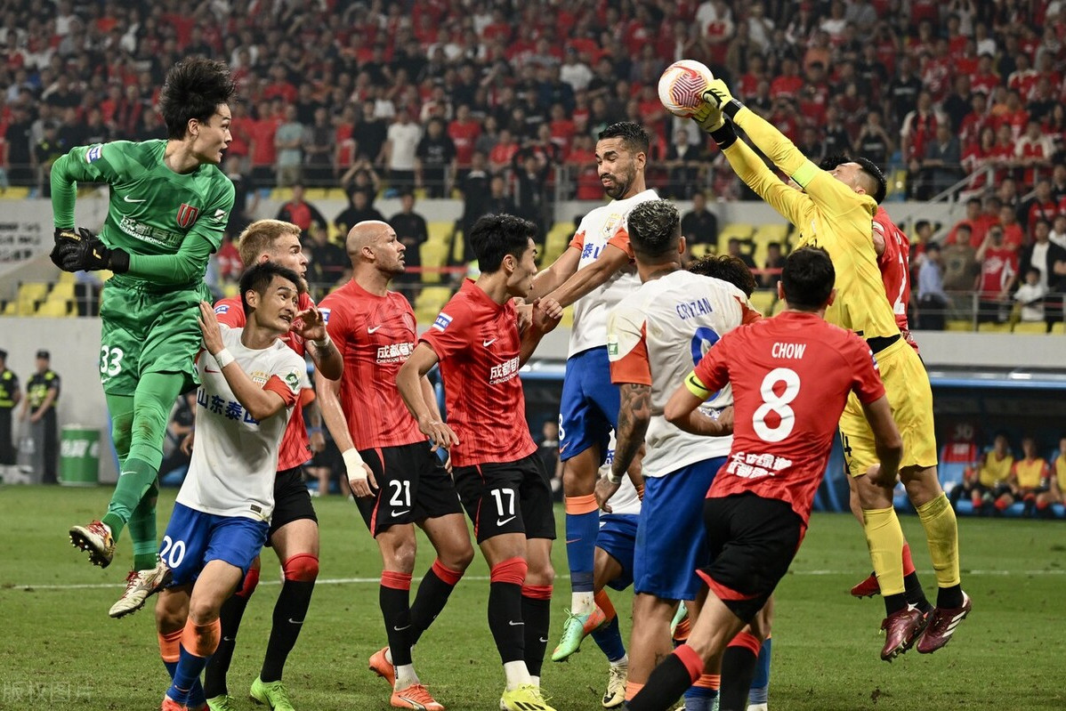 乐动体育-超级联赛险胜战役，球员们战力全开的简单介绍