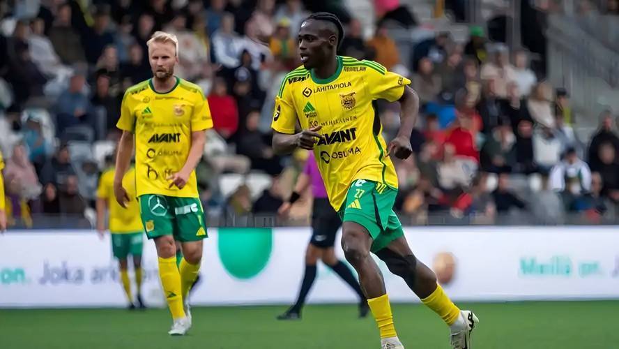 里昂主场战胜对手,取得关键胜利的球员